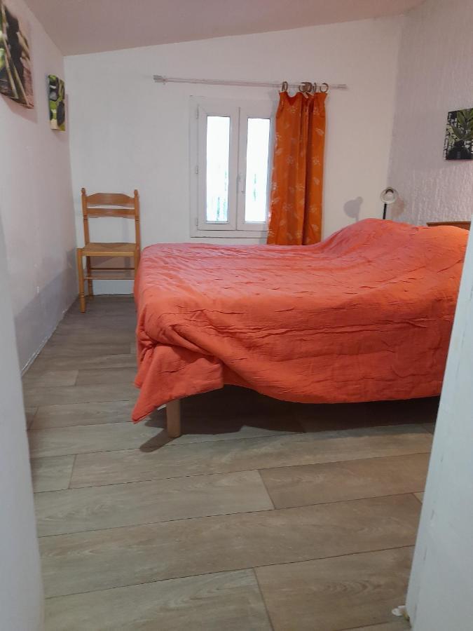 Chambres D'Hotes Chez Cecile A Lagnes ภายนอก รูปภาพ