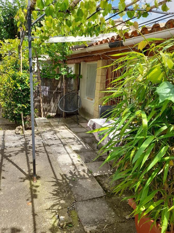 Chambres D'Hotes Chez Cecile A Lagnes ภายนอก รูปภาพ
