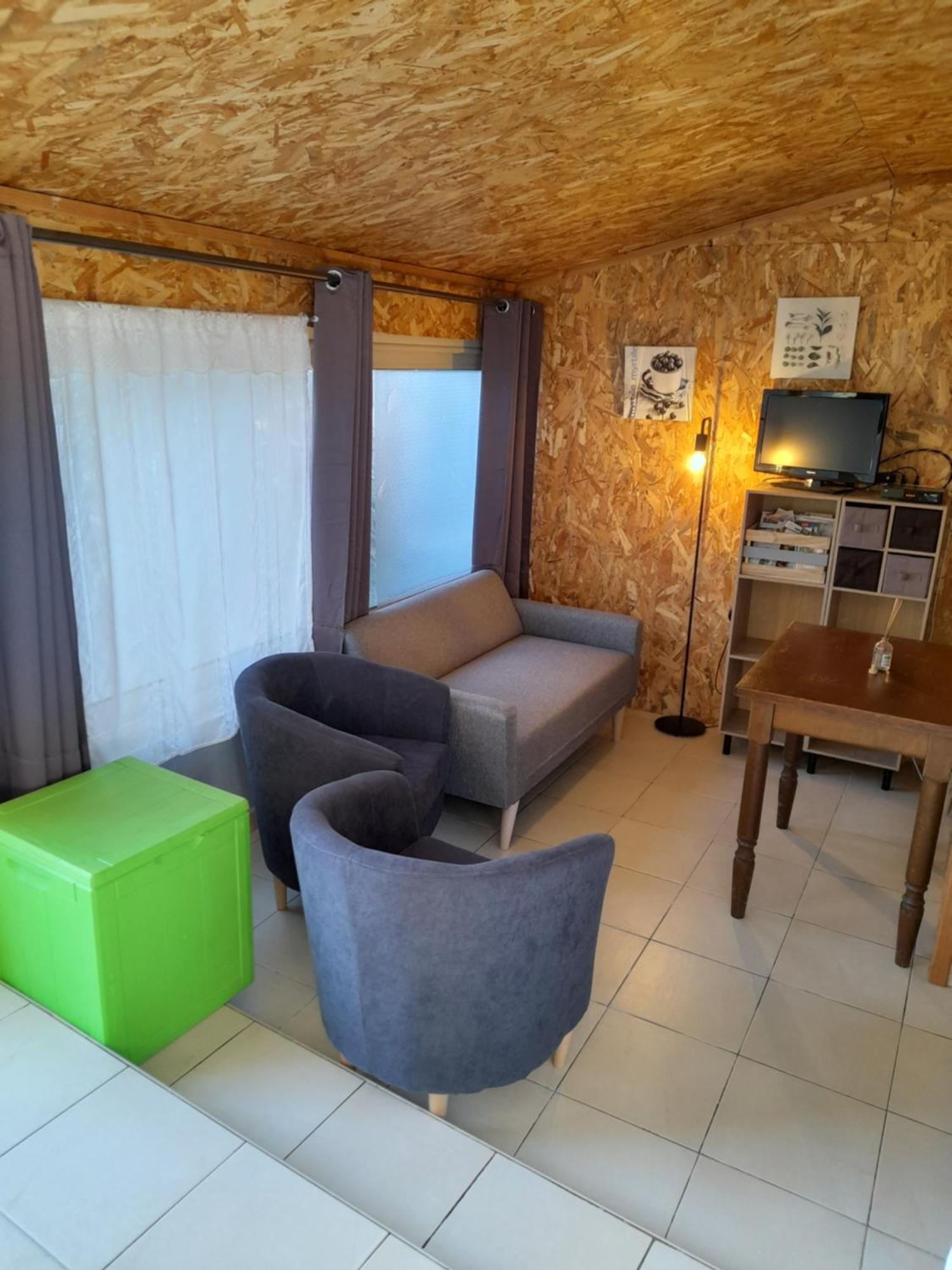 Chambres D'Hotes Chez Cecile A Lagnes ภายนอก รูปภาพ